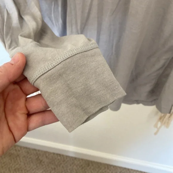 Patagonia Women's Gray Long Sleeve Top - Picture 3 of 5